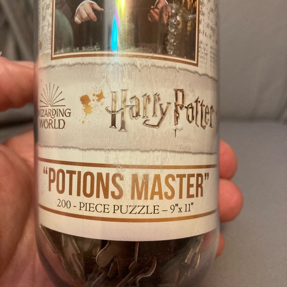 Wizarding World of Harry Potter 200pc Puzzle - Picture 3 of 4